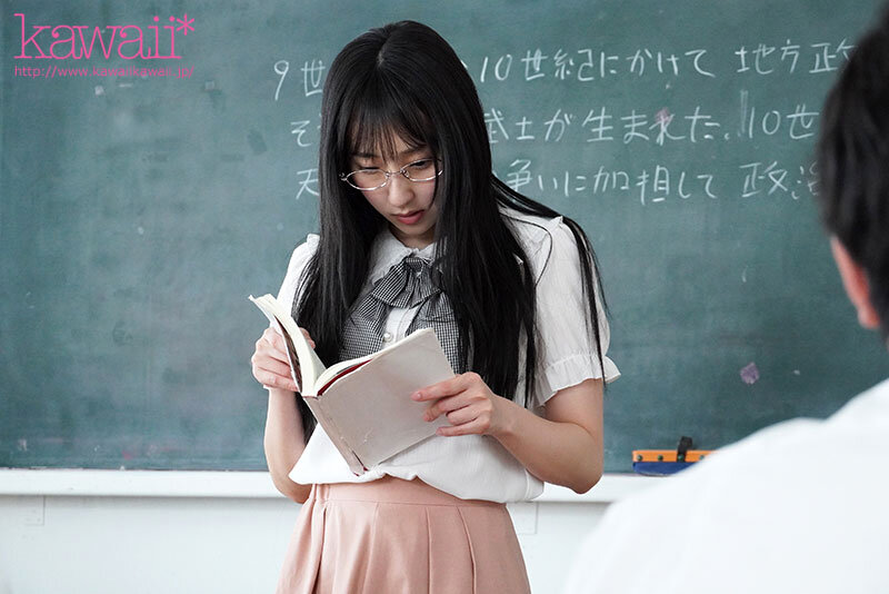 来看一下老师的巨乳吧!和学生独处就会露出整个胸部的教育实习生!