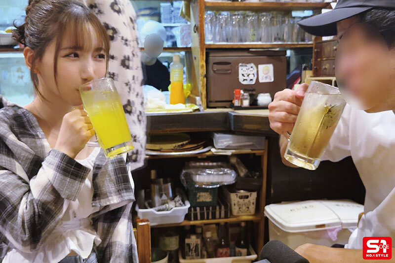 狂搭讪素人男子的「深沟美乳妹」，在最棒时机出手...果然全中！